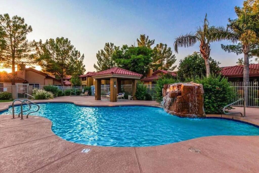 2Br Condo 15 Mins To Downtown Phoenix With Pool & Spa Exteriör bild